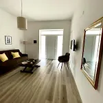 Apulia Holidays * מולה די בארי